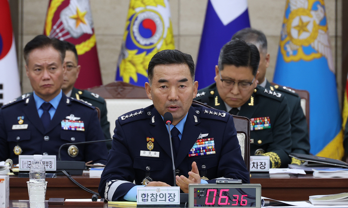 origin_국감의원질의답변하는진영승합참의장.jpg