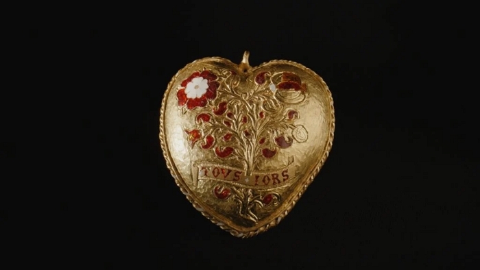 Tudor-Heart-The-Trustees-of-the-British-Museum-3-1024x576.jpg