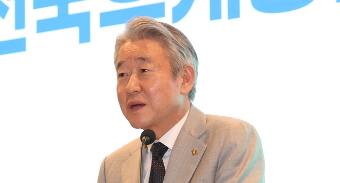 강호동 회장, 억대 ‘뇌물’ 혐의로 강제 수사받아... 농협 “수사 적극 협조”