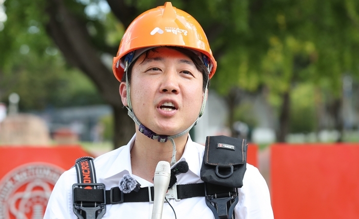 김현지, 김건희에 빗댄 이준석... “레드팀인데 실세? 진짜라면 ‘거부권자’다”