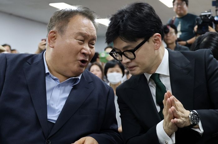 故 이상민 의원 빈소찾은 한동훈, 최측근 의원도 깜짝 놀랄 정도로 ‘오열’