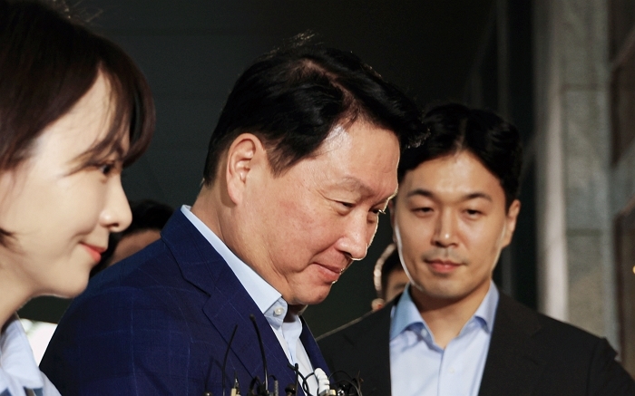 origin_트럼프대통령만나러가는최태원회장.jpg