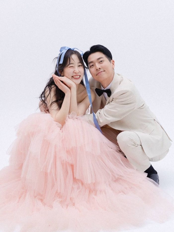 개그맨 오지환, 방송인 나누리와 5년 열애 끝 결혼... 오늘(18일) 웨딩마치