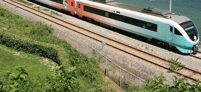 울긋불긋 단풍 물드는 가을... ‘낭만 폭발’ 기차여행 반값에 하는 방법