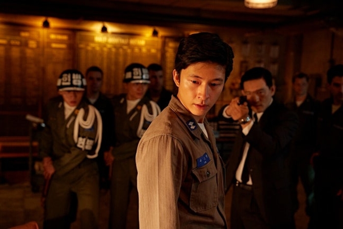 넷플릭스 점령한 영화 ‘굿뉴스’... 류승범과 연기대결한 ‘이 배우’ 관심 폭발