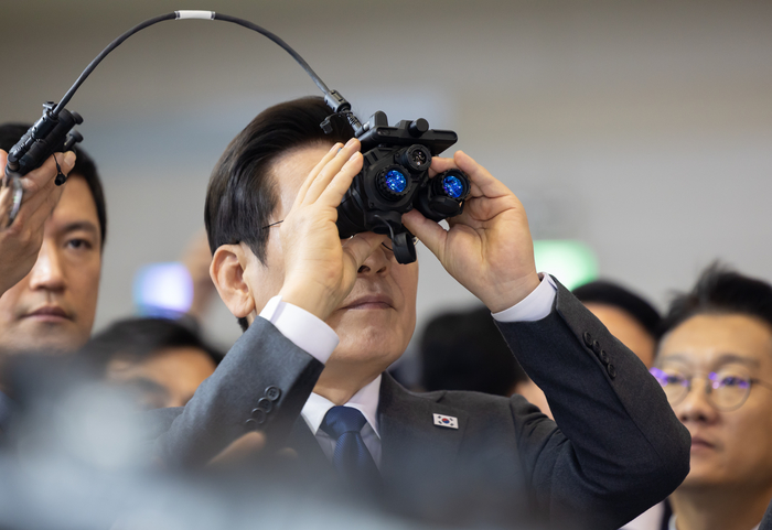 서울 ADEX 2025 찾은 이재명 대통령 / 뉴스1