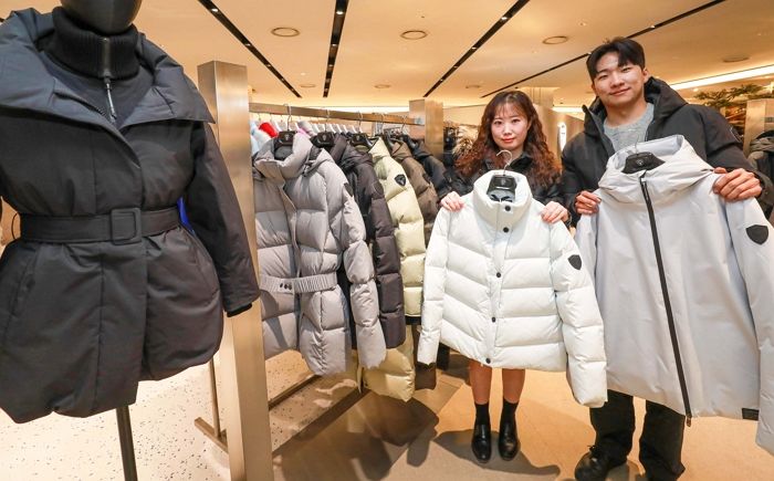 무스너클·노비스·캐나다구스 한자리... 현대백화점이 겨울 패딩판 흔든다