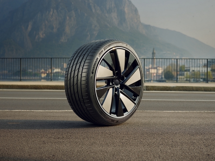 한국타이어, 쿠프라 대표 해치백 ‘본’에 전기차 전용 타이어 ‘아이온 에보’ 공급