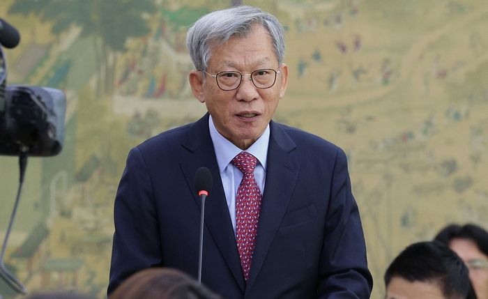 유홍준 “청와대 관저는 음습한 자리... 삼청동 안가로 옮겨야” 대통령실에 건의