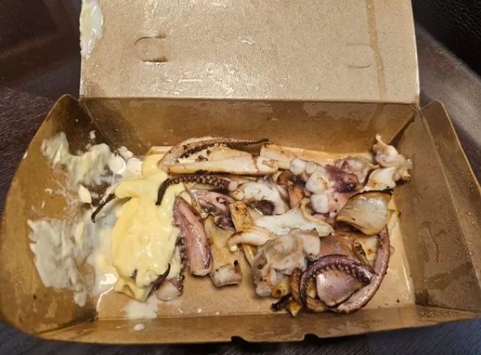‘바가지 논란’ 불거진 제주 올레시장 철판 오징어의 ‘진실’