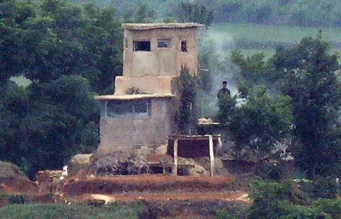 북한, 비무장지대(DMZ) 병력 채우고 '땅파기' 작업 개시