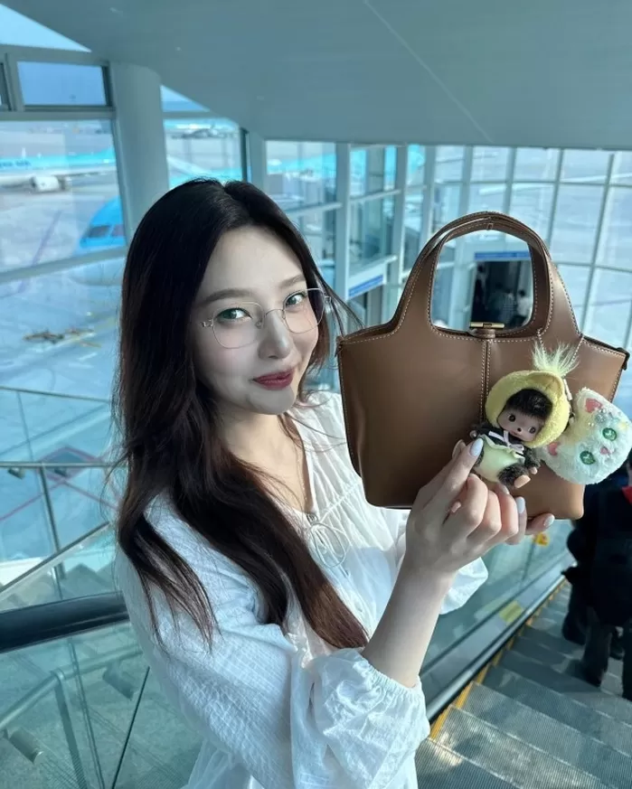 “한국 연예인이 가방에 달았더니”... 50년 만에 부활한 ‘몬치치’의 정체