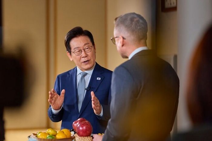李 대통령, CNN 방송서 ‘K-푸드’ 먹방 펼쳐... “세계 최고의 건강식”