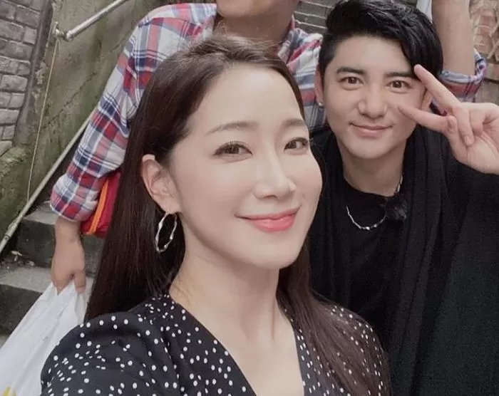 Instagram 'kkimhayoung'