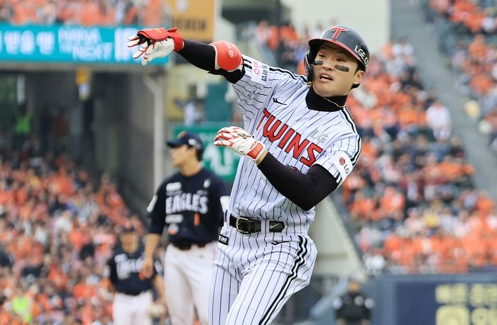 “오늘 이기는 팀이 우승?”... LG, 한국시리즈 1차전서 한화에 8-2 대승