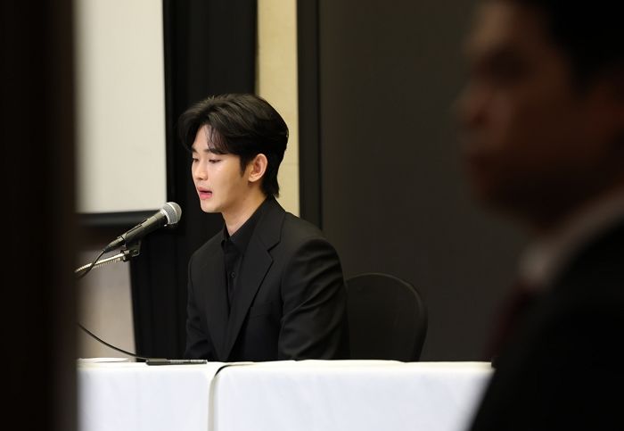 김수현 측 “故 김새론 ‘미성년 교제’ 사진·카톡 모두 증거조작... 대국민 사기 범죄다”