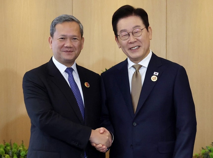 캄보디아 총리 만난 이 대통령 “스캠 범죄로 국민 전체 매우 예민...교민 배려 감사”