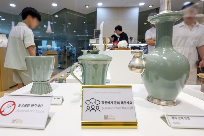 “우리 문화 지켜”... 중국 온라인몰서 ‘뮷즈 짝퉁’ 등장에 팬들 폭발