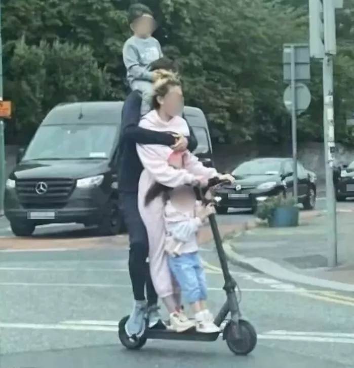 “정원 초과의 끝판왕”... 킥보드 안전사고 잇따르는 가운데 전해진 4인 가족 사진