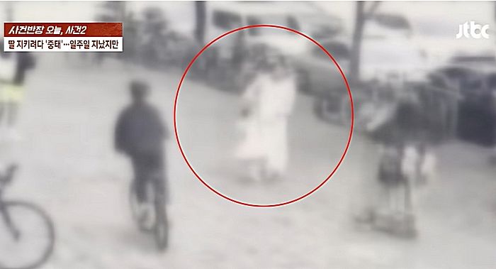 ‘킥보드’에 치여 의식불명 빠진 30대 엄마, 눈 깜빡였다... “2살·4살 딸들 트라우마 겪어” (영상)