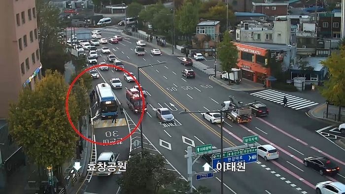 출근길 시내버스서 냉각수 배관 파손... 30대 승객 화상 입고 긴급 이송