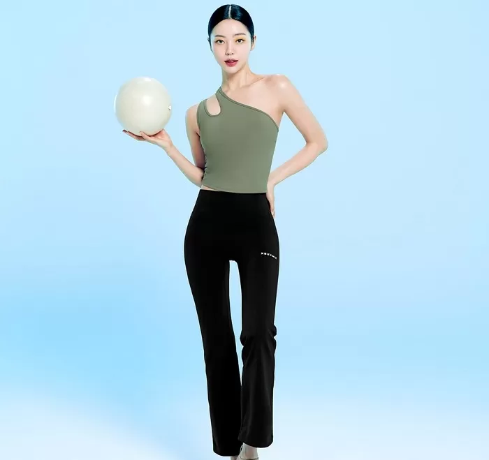 “요즘 누가 레깅스 입어?” 했다가... 깜짝 놀란다는 Z세대의 레깅스 스타일링 특징