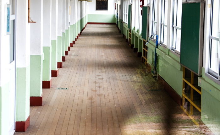 특수교육 고교생, 학교서 흉기 난동 6명 부상... 중형 구형에 “치료 기회 달라”