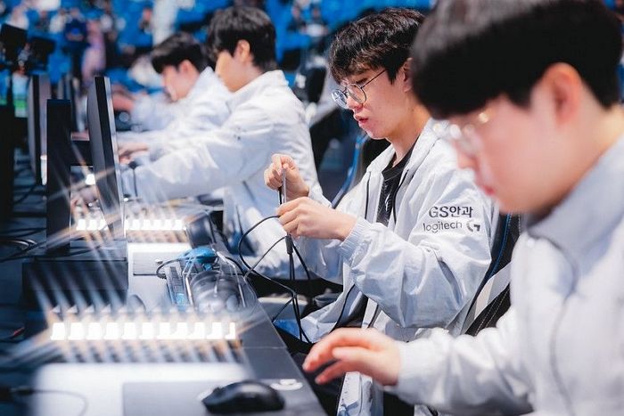 젠지, 한화생명 3:1로 꺾고 ‘롤드컵’ 4강 진출... ‘피넛’ 한왕호 라스트 댄스 아쉽게 종료