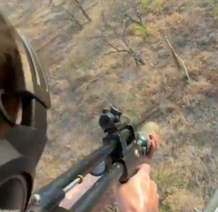 헬기서 기린 향해 ‘다트총’ 쏴 논란된 미스터비스트... ‘반전’ 진실은, 이랬다