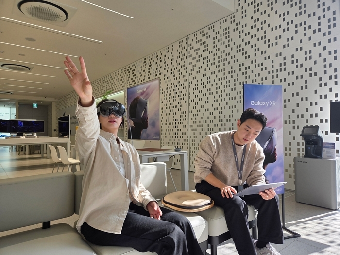 갤럭시 XR 매장체험 2.jpg