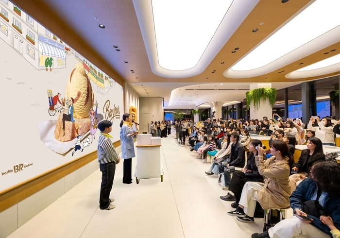 [사진2] SPC 배스킨라빈스, 11월 이달의 맛 ‘골든 프랄린 버터’ 언텁쇼에서 공개.jpg