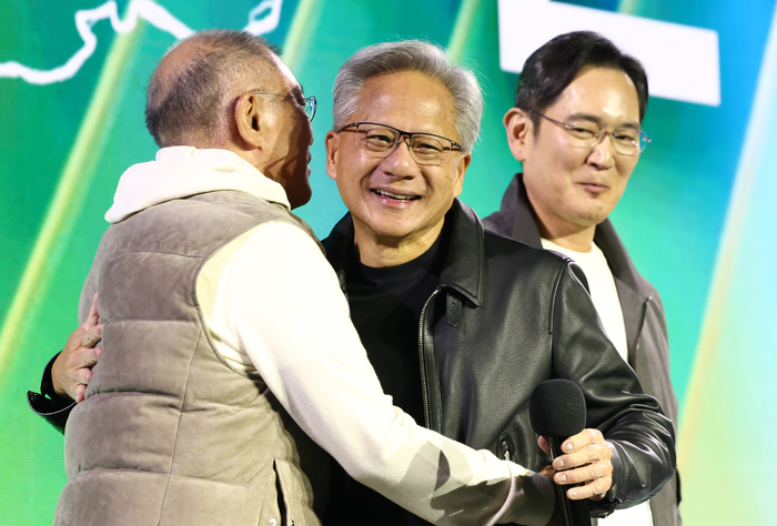 origin_이재용·정의선·젠슨황한무대에.jpg