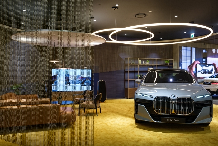 사진2-BMW 코오롱 모터스, 대전 신세계 아트앤사이언스 전시장 새 단장.jpg