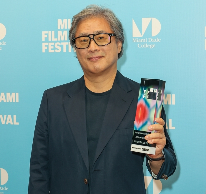 ‘어쩔수가없다’ 박찬욱 감독, 마이애미 국제영화제 공로상 수상... 거장 위상 재확인