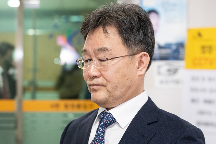 ‘대장동 비리’ 1심 김만배 징역 8년, 추징금 428억 선고