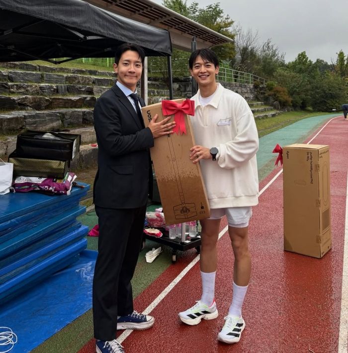 “이게 바로 샤이니 의리”... MBC 고강용 아나운서, MVP 선물 인증샷