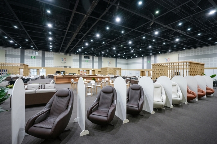 (사진자료2) 2025년 APEC 정상회의 수행원 라운지에 설치된 세라젬 파우제 M6.jpg