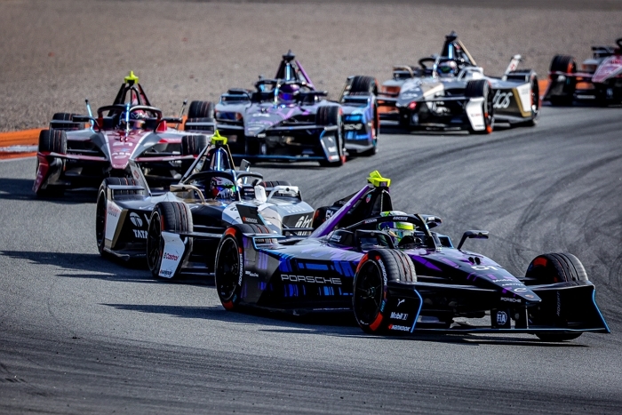 한국타이어 후원 ‘포뮬러E’, 시즌12 ‘프리시즌 테스트’ 성료