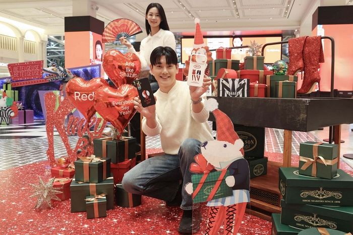 “산타가 된 롤라·사틴이 백화점에?” 신세계, CJ ENM과 연말 팝업 오픈