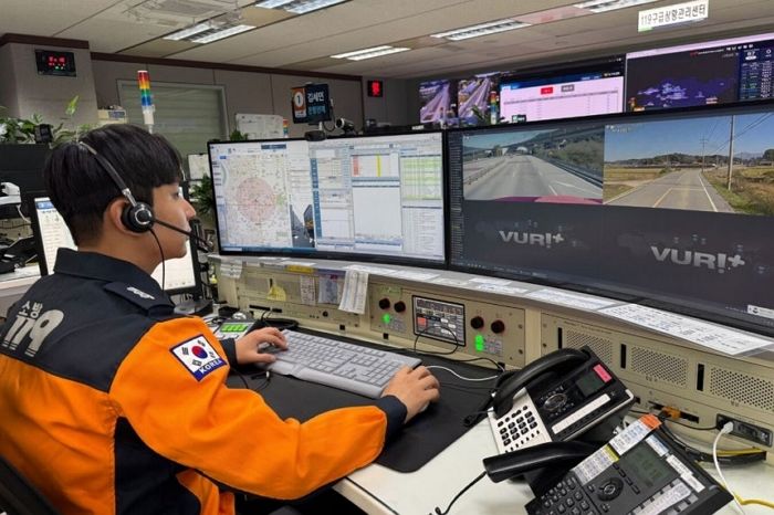 “숨소리만 켁켁...” 위험 감지한 소방관, 20대 남성 살렸다