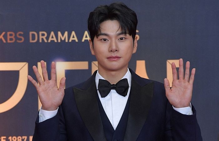 ‘사생활 루머’ 이이경, 허위사실 작성·유포자 고소했다... “합의나 선처 없어”