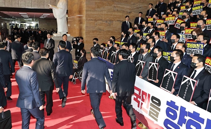 origin_국민의힘피케팅속국회들어서는이재명대통령.jpg