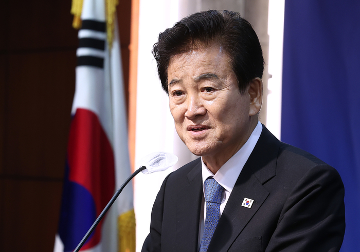 origin_환영사하는정동영통일부장관 (1).jpg