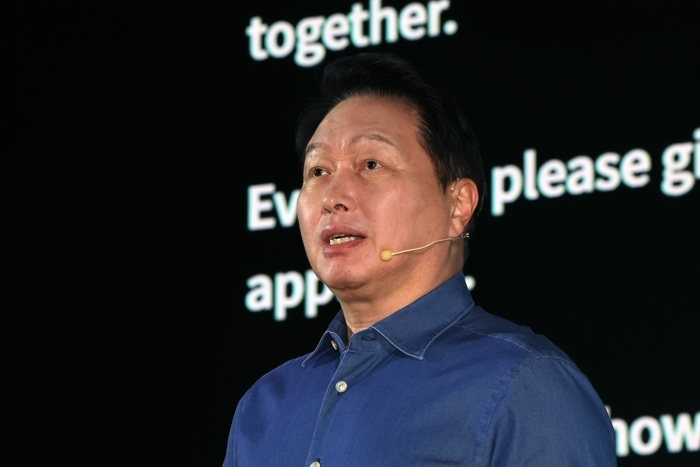 SK AI 서밋에서 나온 최태원의 ‘이 말’ 관심 폭증... “무한경쟁 시대에서 가능해?”