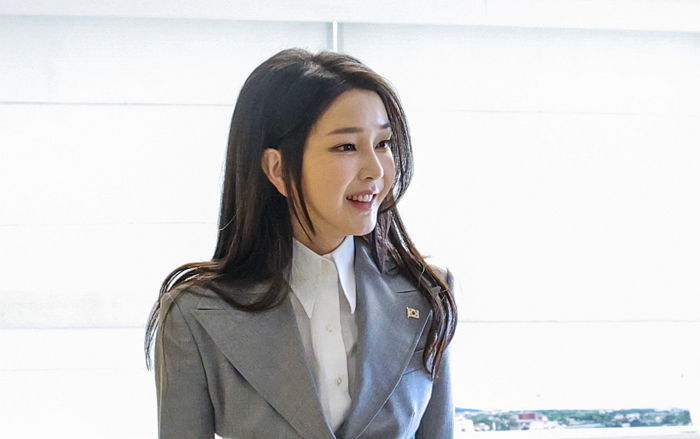 “김건희, ‘판도라 폰’ 속 50대 남성과 은밀한 관계로 보이는 문자 대량 발견”