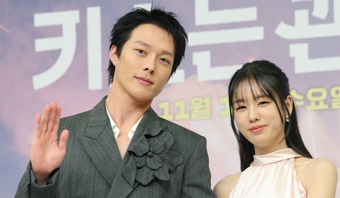 ‘키스는 괜히 해서!’ 감독, 불륜 미화 해명... “껍데기 아닌 사랑의 본질 봐달라”