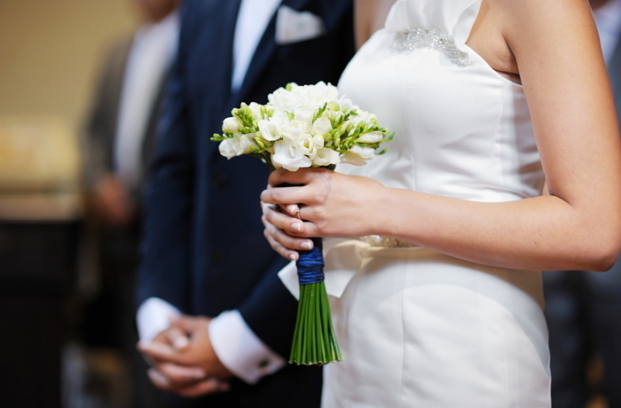 “20년 남사친과 직장동료 결혼 주선해줬는데... ‘모바일 청첩장’ 하나 보내고 연락이 없습니다”