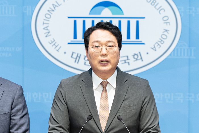 서로 피해 주장한 국감 ‘배치기’ 사건에... 천하람 “먼저 빠진 사람이 승자”