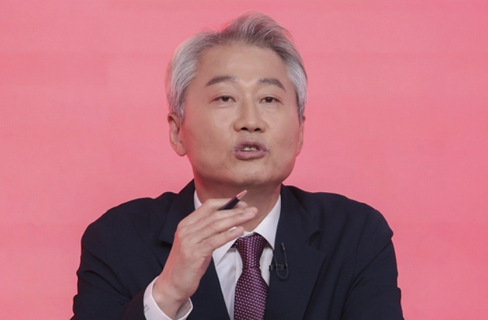 “정상 아니고 아픈 것, ‘윤어게인’ 과대망상”... ‘이재명 현상금 1억’ 발언 전한길 저격한 김근식