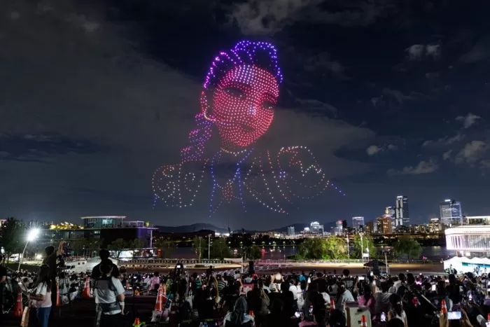 5만 명 몰린 ‘케데헌’ 드론쇼, 여의도서 한 번 더 터진다... 서울시, 2000대 드론 다시 띄운다